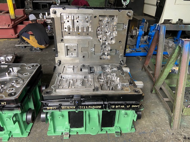 3-Cylinder Block Tooling – DISA Line Pattern (Cope)